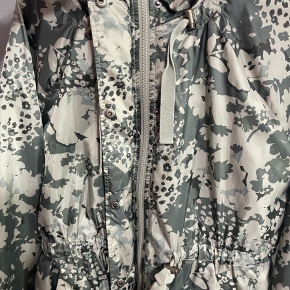 Maurices rain jacket green flowers, size medium. - Picture 6 of 8